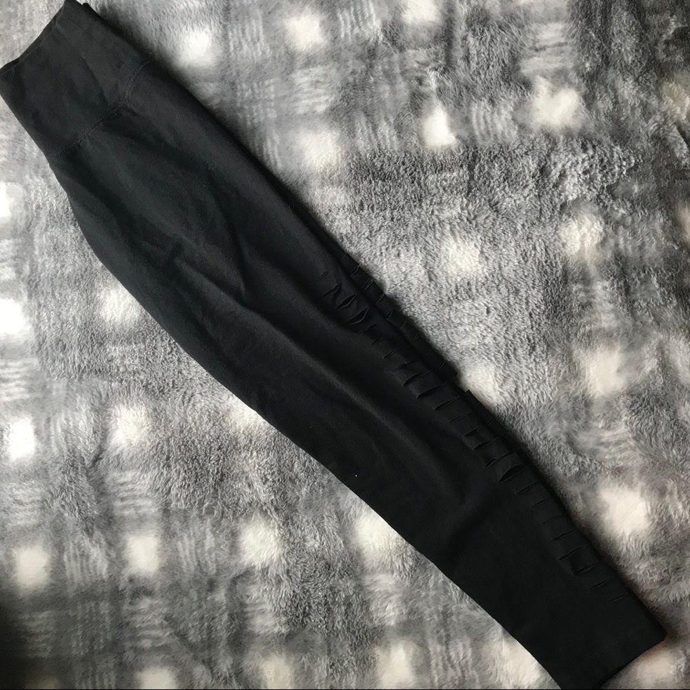 Aerie Chill Ripped Leggings